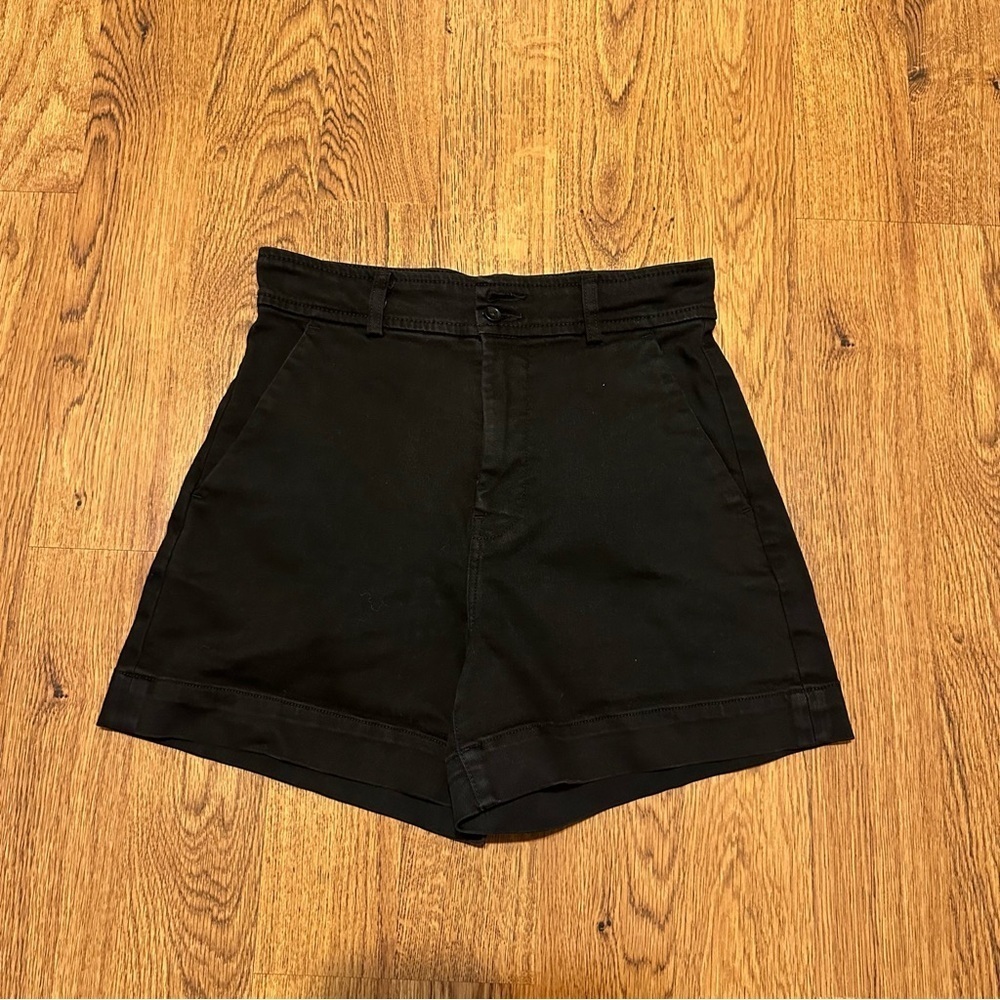 Everlane black flat front cotton blend shorts size 6 FLAWS summer high rise